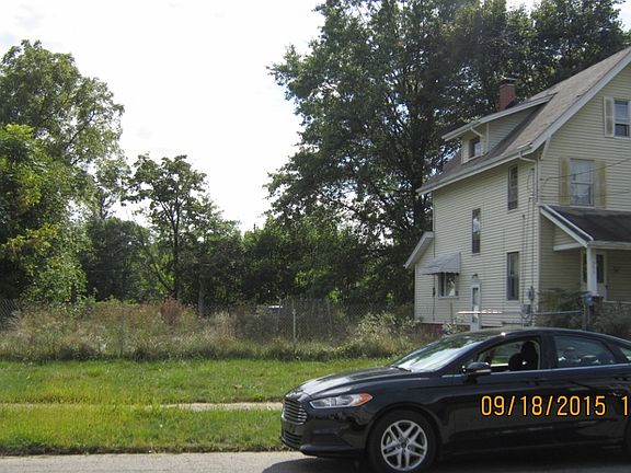 2nd image of 348 Cohasset Dr W