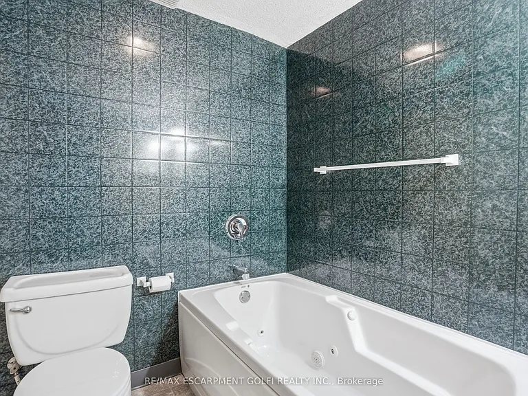 3905 Old Orchard Way — Photo 22