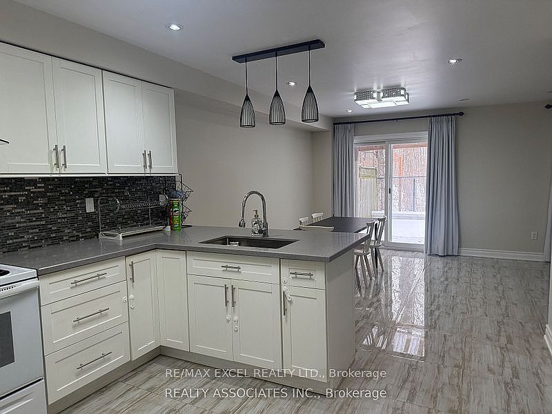 Toronto House for rent - 4 Bedrooms — photo 5