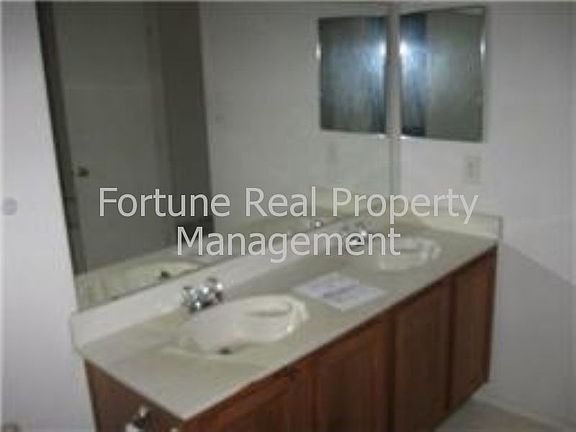 3rd image of 3012 Clemente Dr