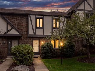302 Olde Ingomar Ct, Pittsburgh, PA 15237