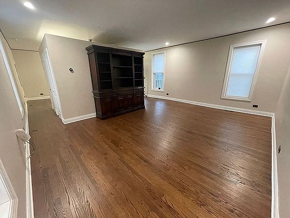 2nd image of 1348 W Wellington Ave #4