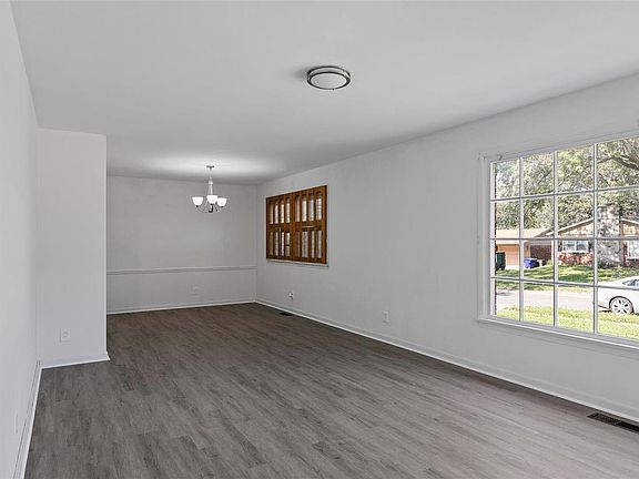 4th image of 1590 Zurich Dr