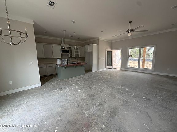 3rd image of 196 Lake Harbor Rd