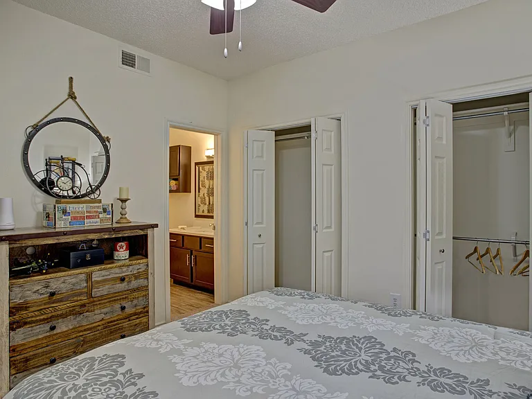 Arbors at Wolf Pen Creek Apartments — Photo 19