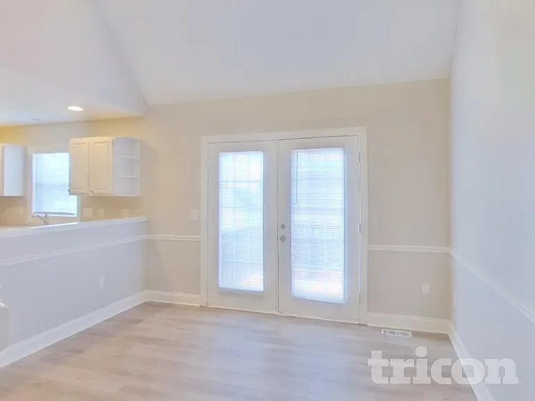 423 Riverwalk Dr NW — Photo 6