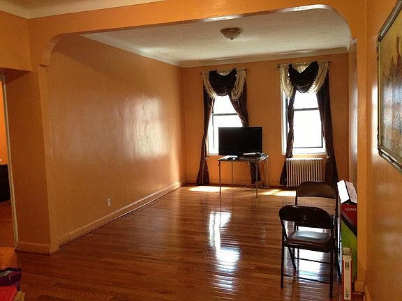 3rd image of 157 E 2nd St APT 3E