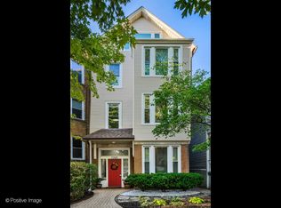 1140 W Wellington Ave #2, Chicago, IL 60657