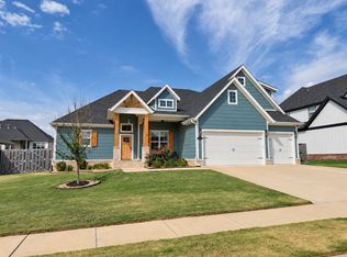 6414 S 62nd St, Rogers, AR 72758