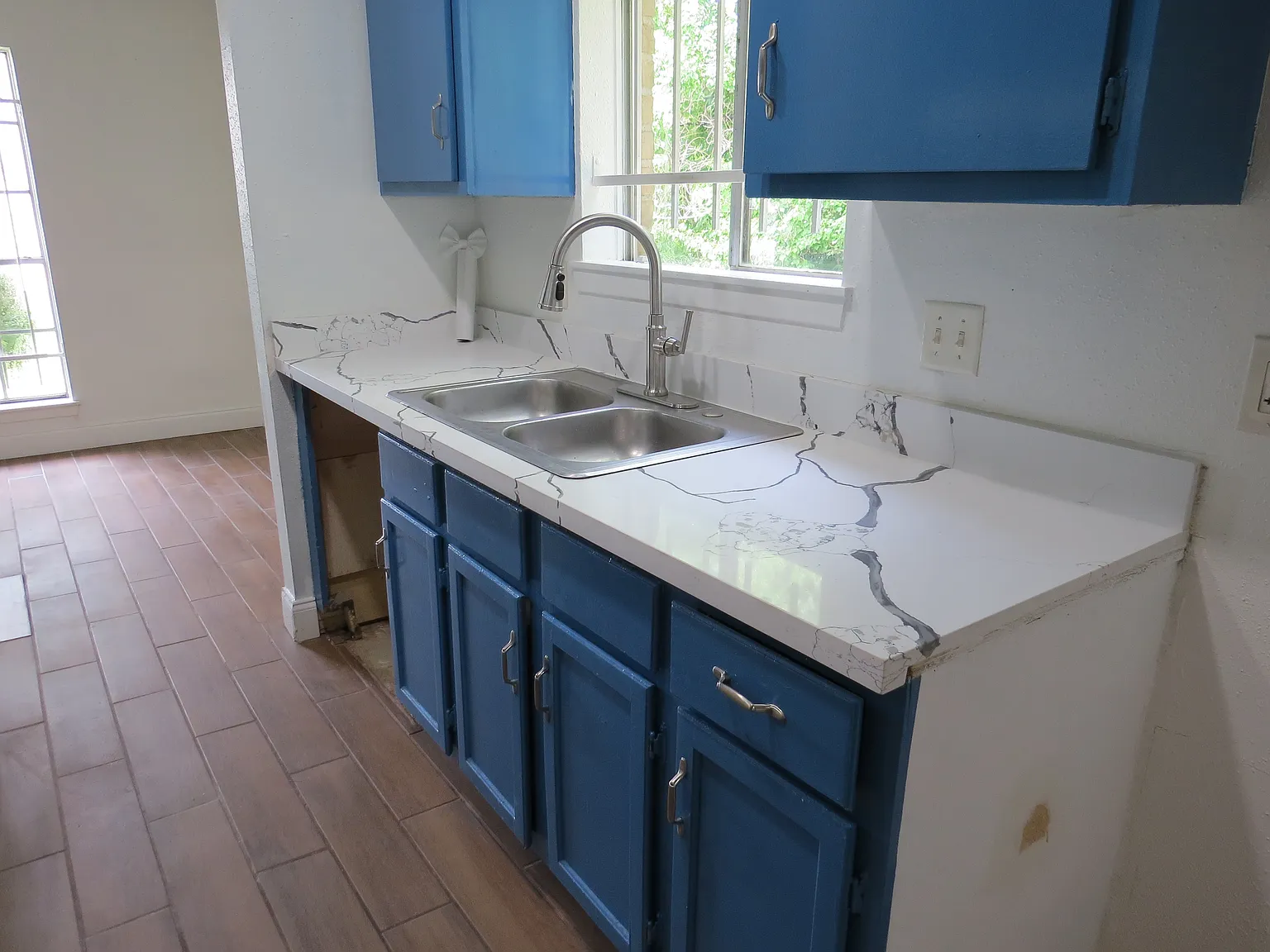3 bed, 1.5 bath, 1328 sqft, $1,500 — Photo 4