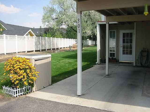 2nd image of 301 Eagle Glen Ln