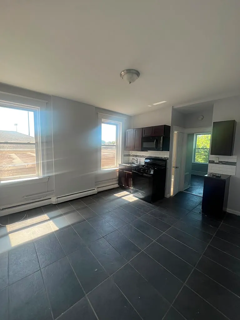 1 bed, 550 sqft, $1,399 — Photo 3