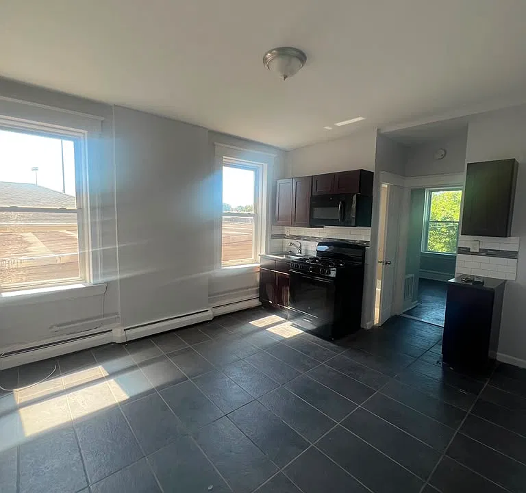 446 N 5th St #3D