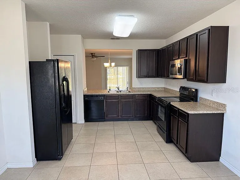 363 Nova Dr — Photo 4