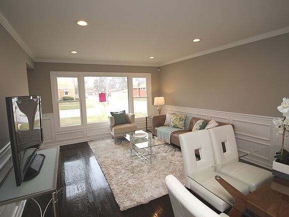 4th image of 373 Paxton Ave