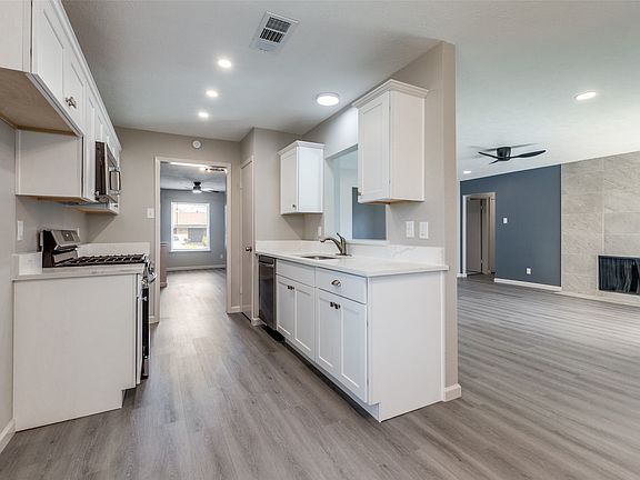 5th image of 3406 Blue Ridge Ln