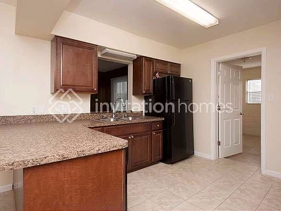 3rd image of 420 Tangelo Dr