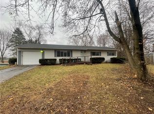 42 Ravens Rd, Henrietta, NY 14467