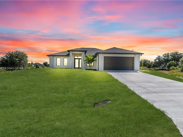 312 Pembroke St, Lehigh Acres, FL 33974