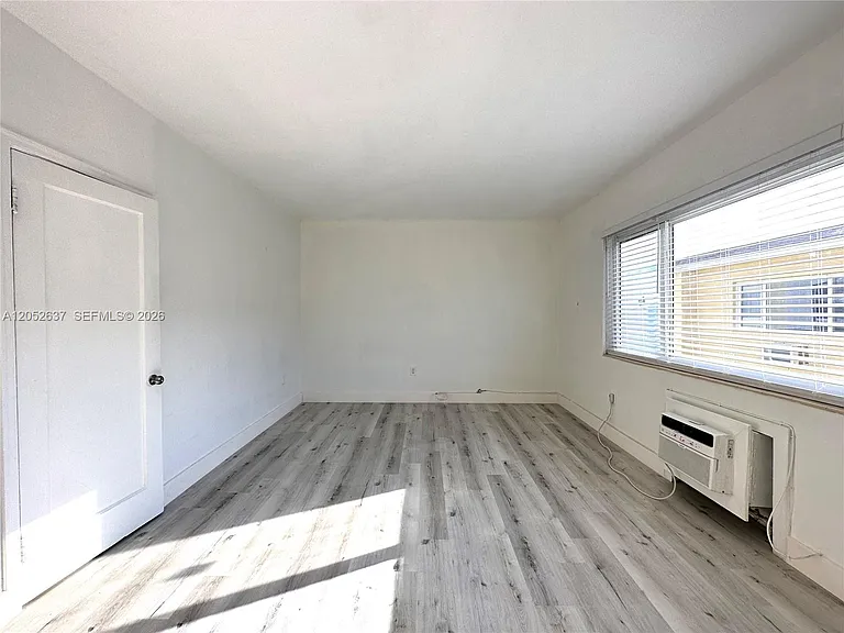 955 Bay Dr #7 — Photo 9