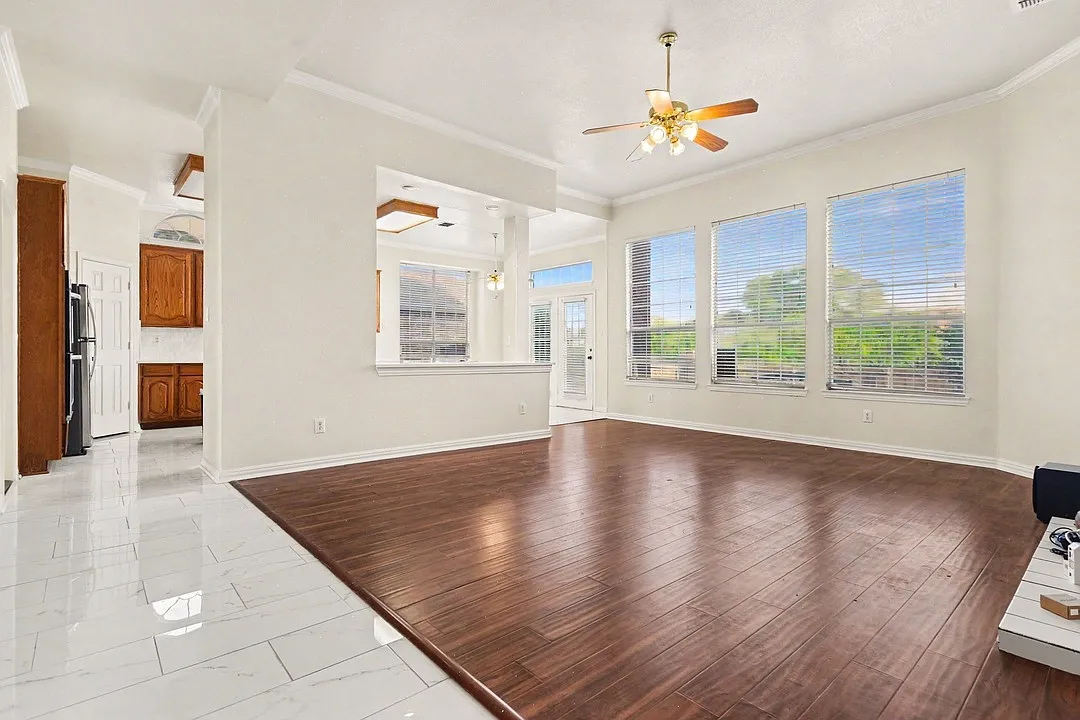 4 bed, 3680 sqft, $3,900 — Photo 3