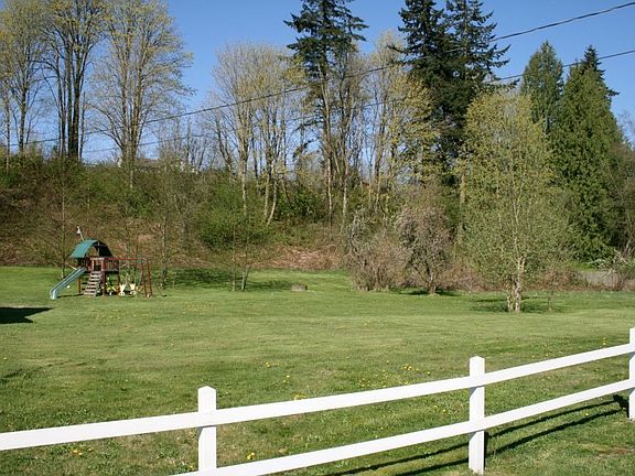 Large Fenced Yard