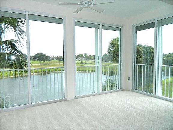 2nd image of 1520 Oak Harbor Blvd APT 204