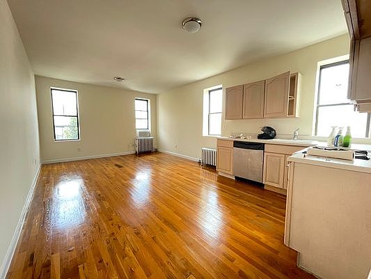 1st image of 251 8th St APT 8