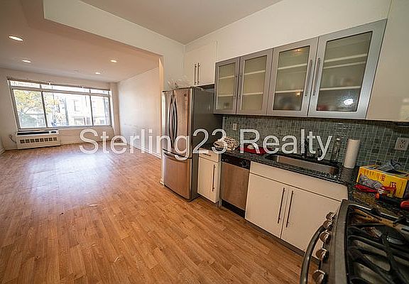 4th image of 2717 27th St APT 2