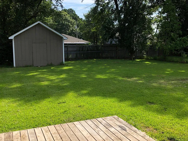 831 Trailwood Dr E — Photo 10