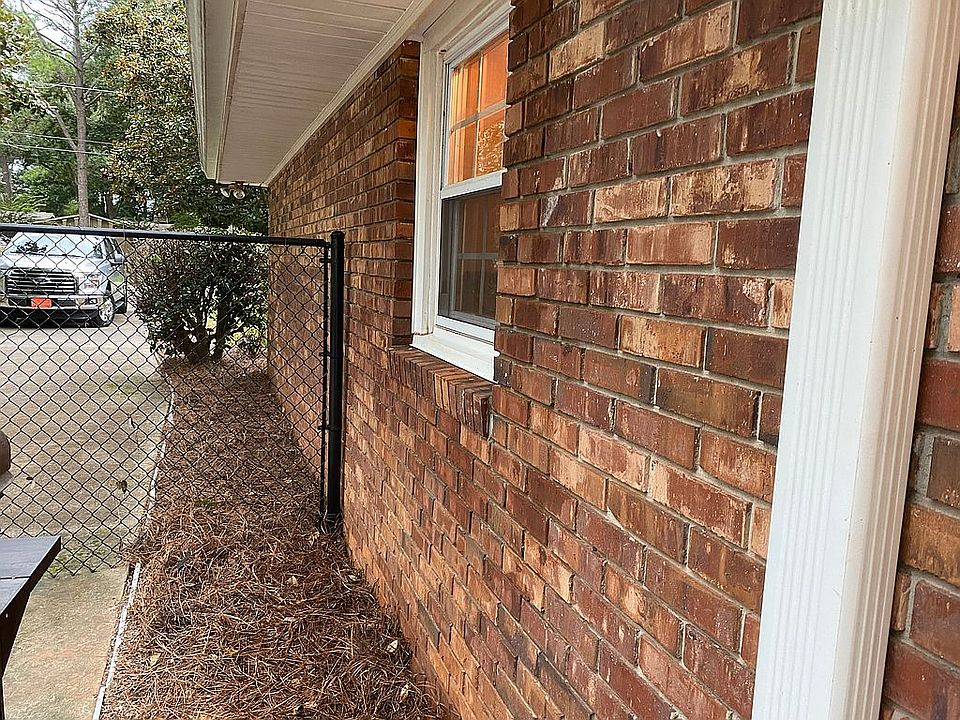 2nd image of 122 Chantilly Dr