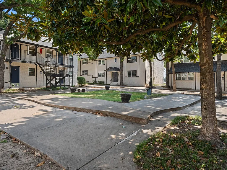 Castle Tower Apartments | Renovated Homes in Northwest Oklahoma City — Photo 6
