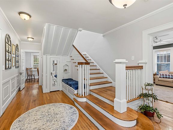 4th image of 1909 Austin Ave