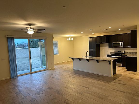 5th image of 2324 E Mesa Ave