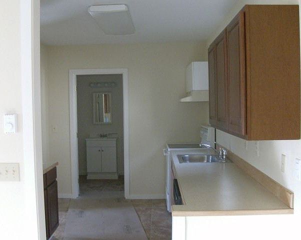 2nd image of 116 NE 10th St