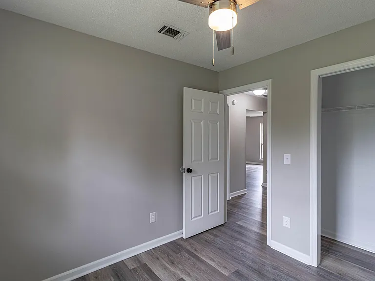 1103 Ballard Dr — Photo 13