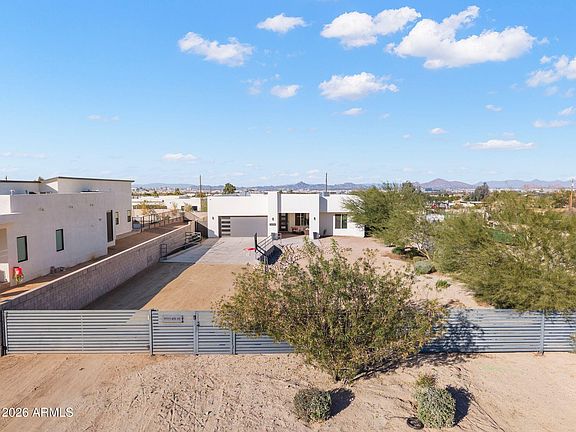 2nd image of 2252 E SOUTH MOUNTAIN Avenue