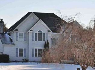 9 Stone Bridge Dr, Andover, NJ 07821