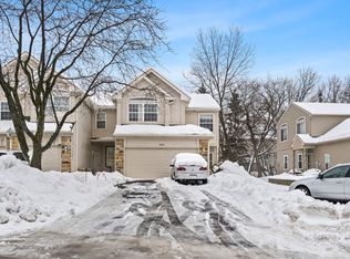 8031 Sierra Woods Ln, Carpentersville, IL 60110