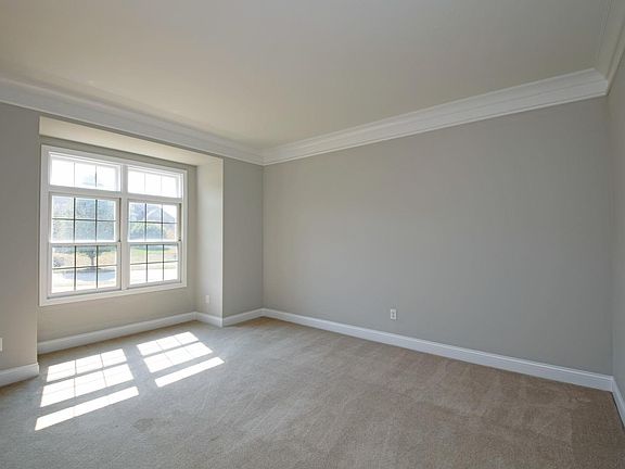 4th image of 7136 Southampton Ln