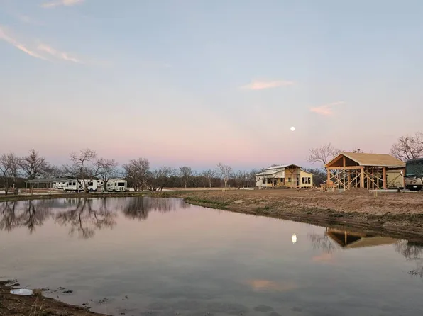 155 Resort Ct, Fredericksburg, TX 78624