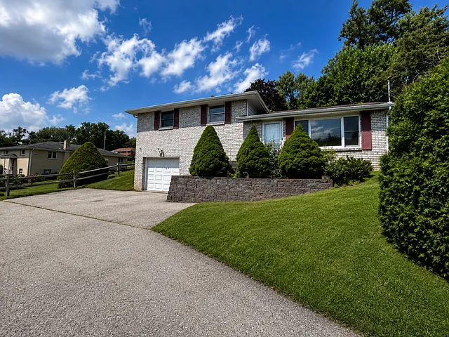 12407 Maple Ln — Photo 1