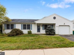 1045 Jodie Ct, Pennsburg, PA 18073