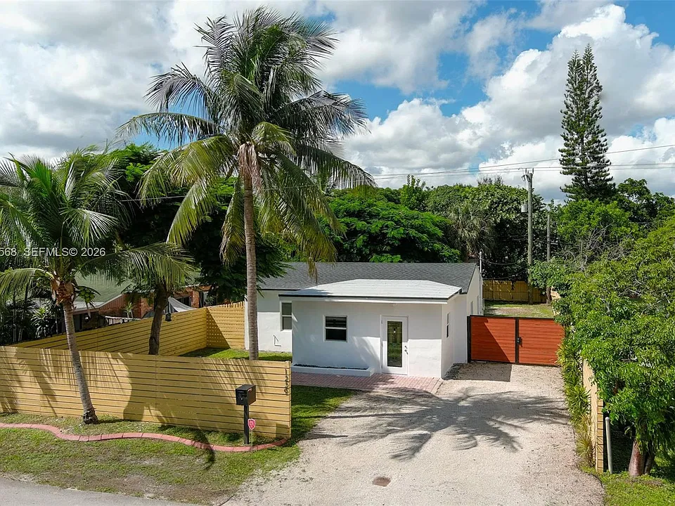 1229 NW 1st Ave