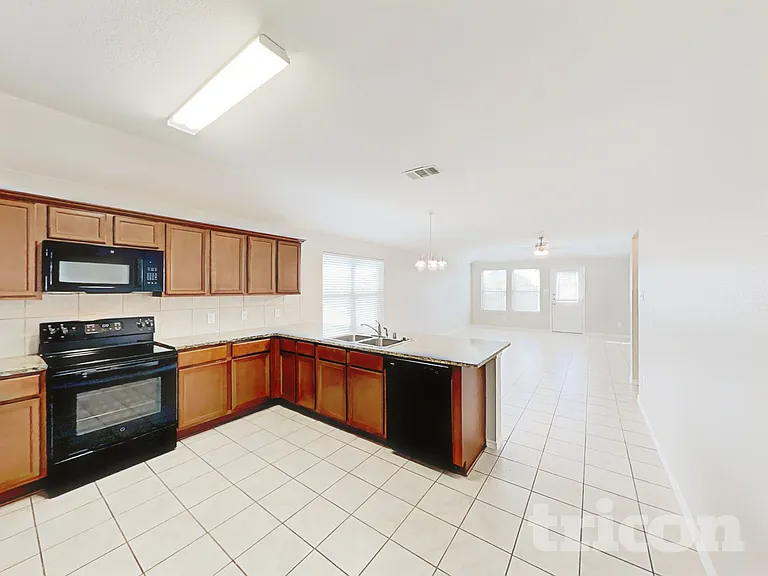 2511 Glen Hollow Dr — Photo 21