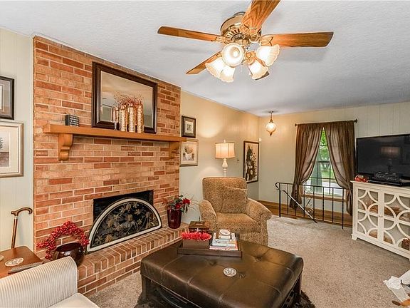 4th image of 3632 S Brentwood Ave