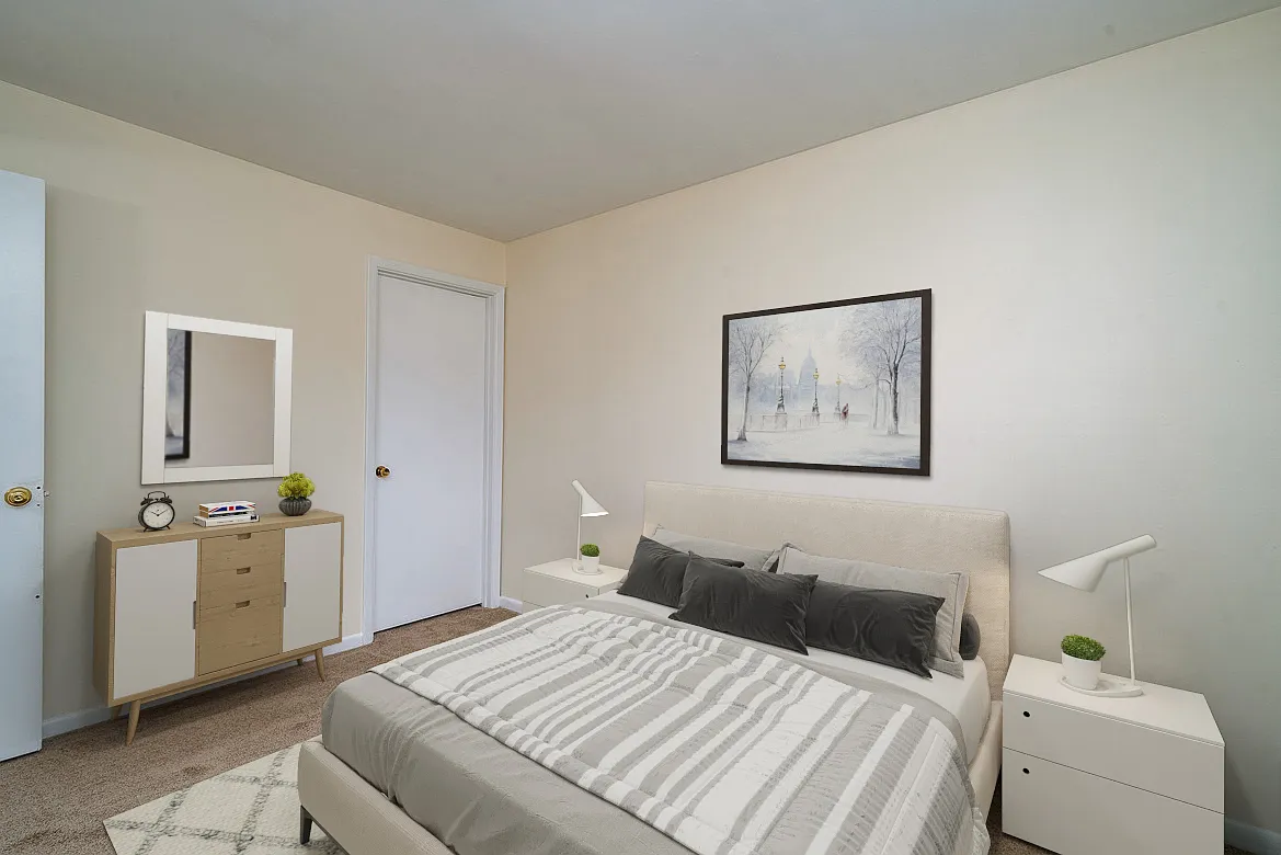 17 Dean Place - C — Photo 3