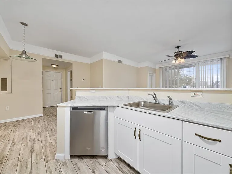 3280 Soho St #201 — Photo 5
