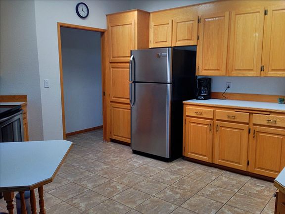 2nd image of 220 United Ct