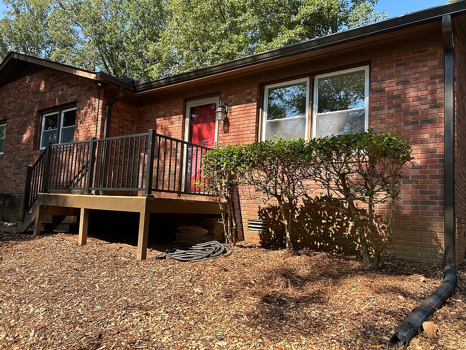 121 Wakefield Dr